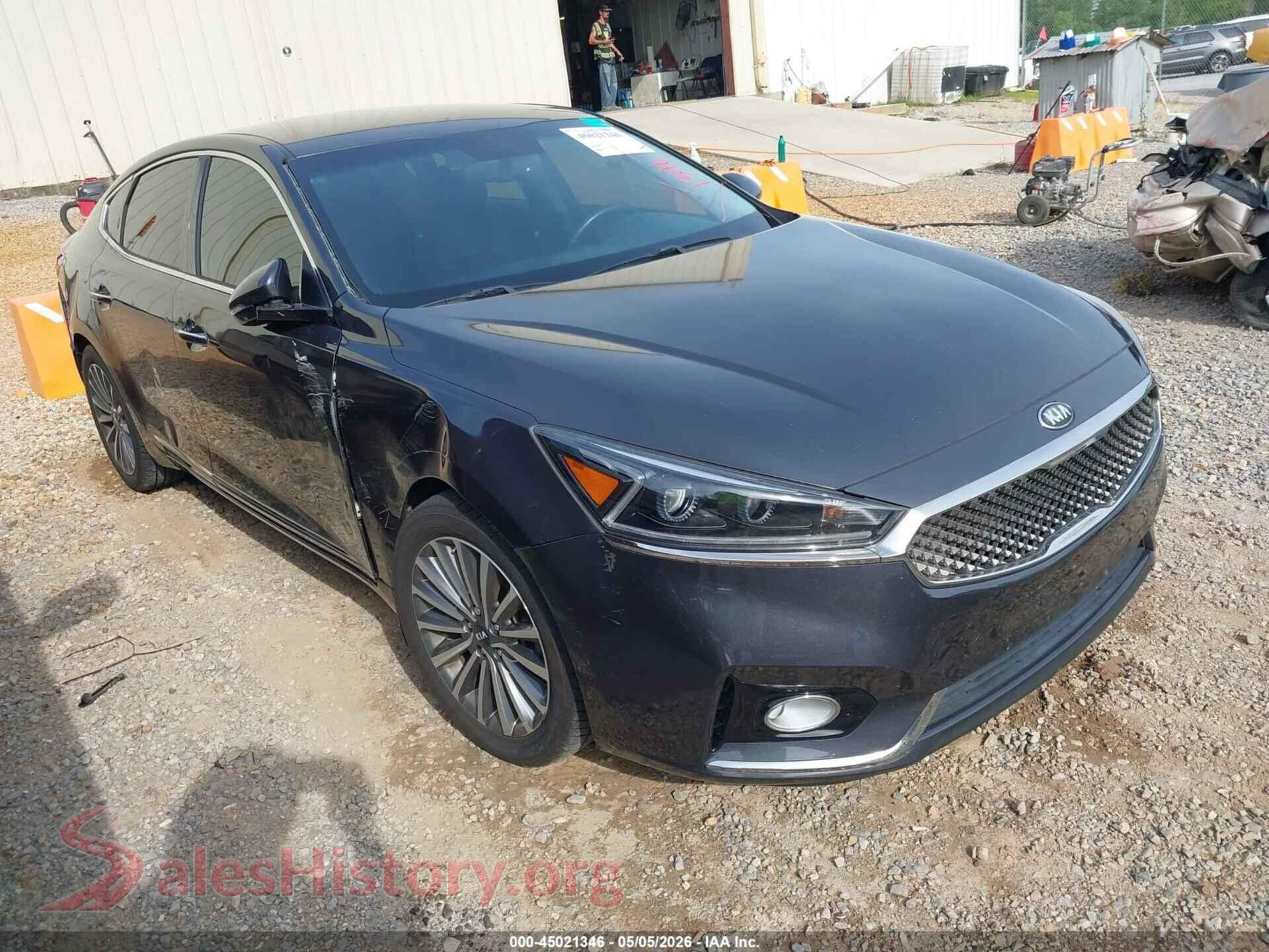 KNALB4J1XJ5120458 2018 KIA CADENZA
