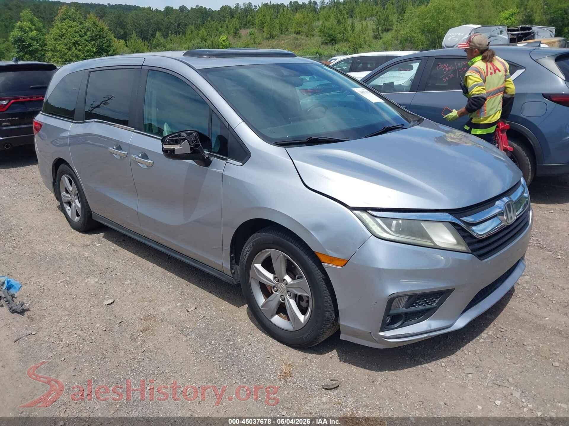 5FNRL6H72JB077135 2018 HONDA ODYSSEY