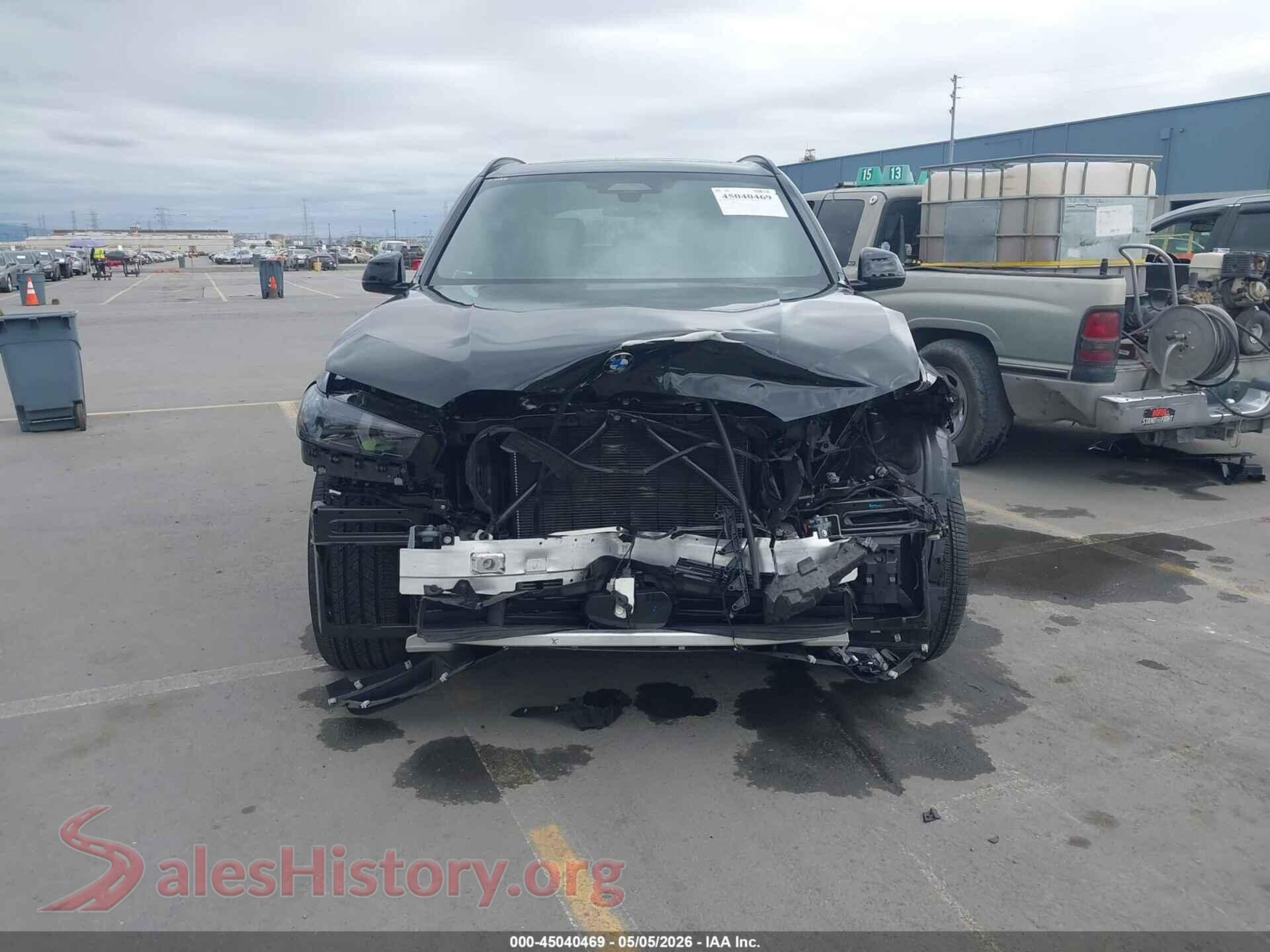2025 BMW X5 VIN 5UX23EU07S9Y93921, damage close-up