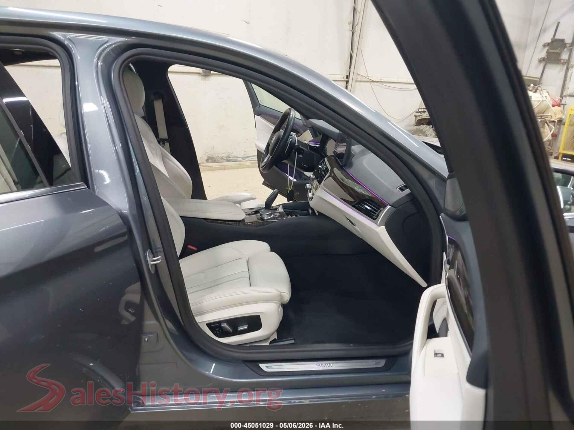 2022 BMW 530 VIN WBA13BJ06NWX44872, rear view