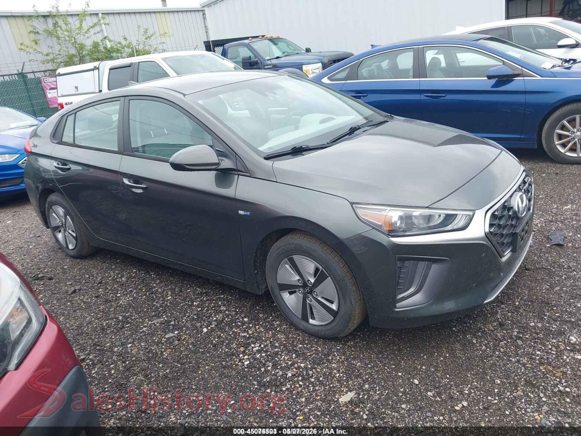2020 HYUNDAI IONIQ HYBRID VIN KMHC65LCXLU220320, auction photo
