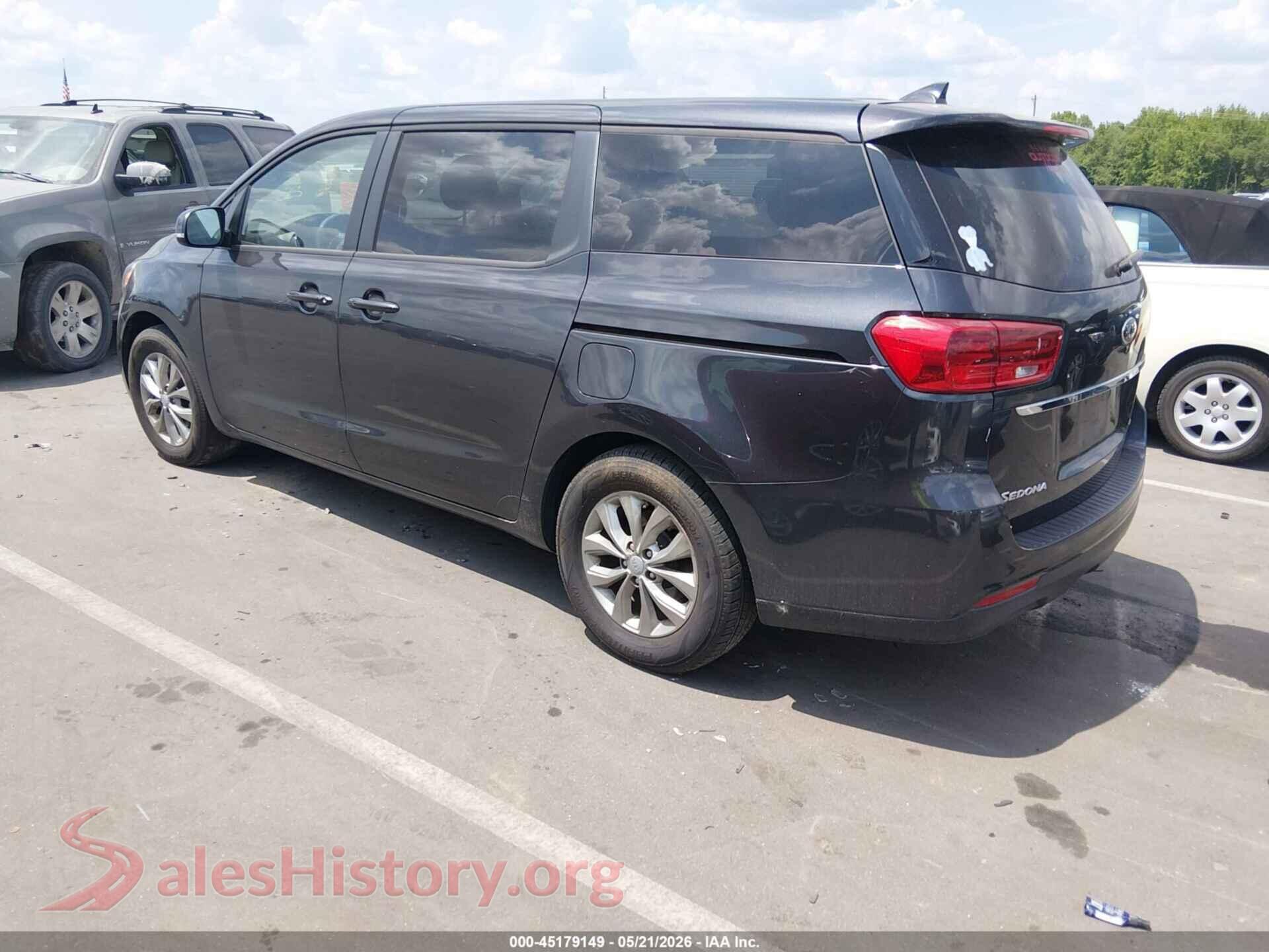 2019 KIA SEDONA VIN KNDMB5C18K6549104, driver side view