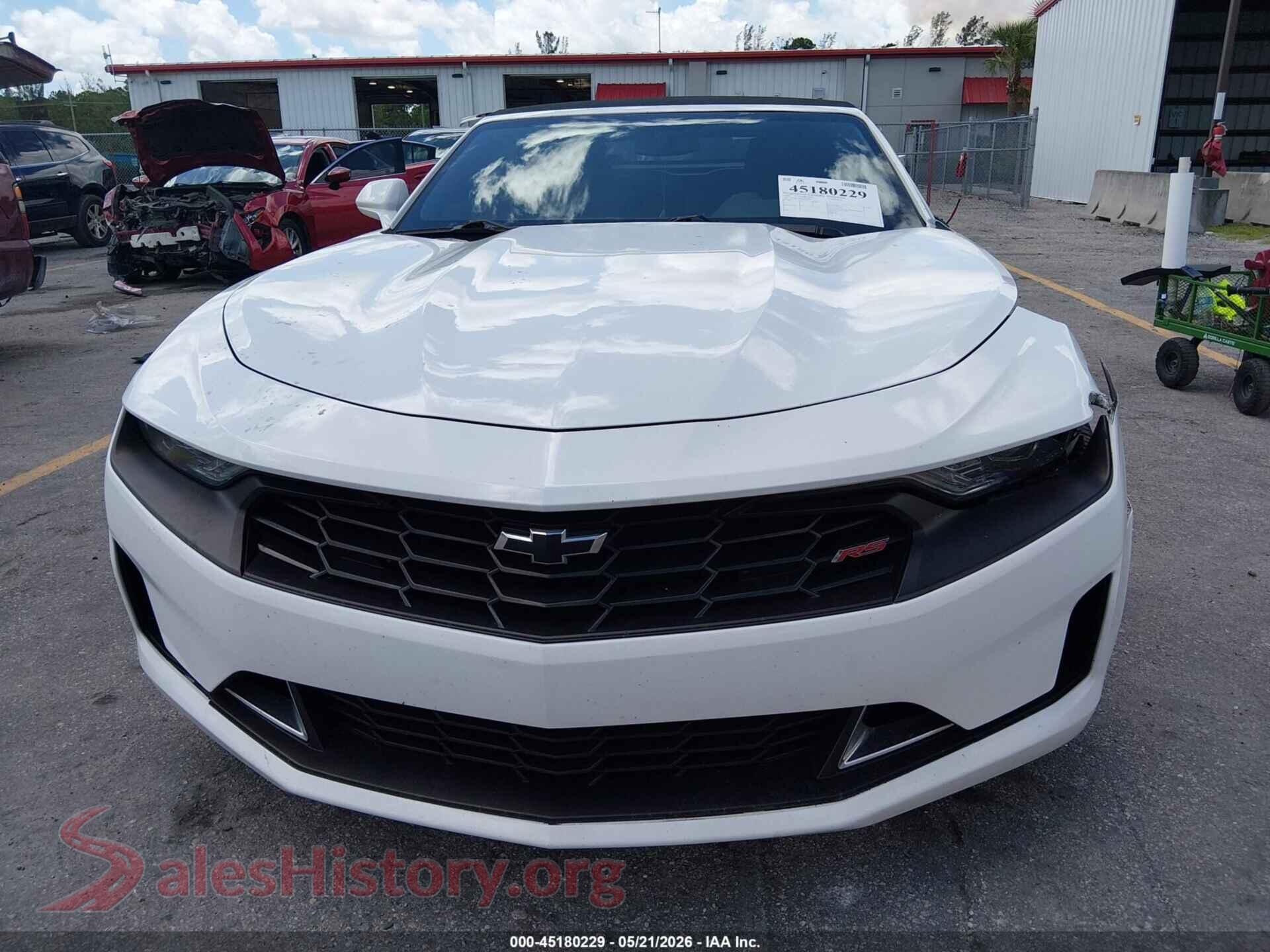 2020 CHEVROLET CAMARO VIN 1G1FB3DS9L0110379, damage close-up