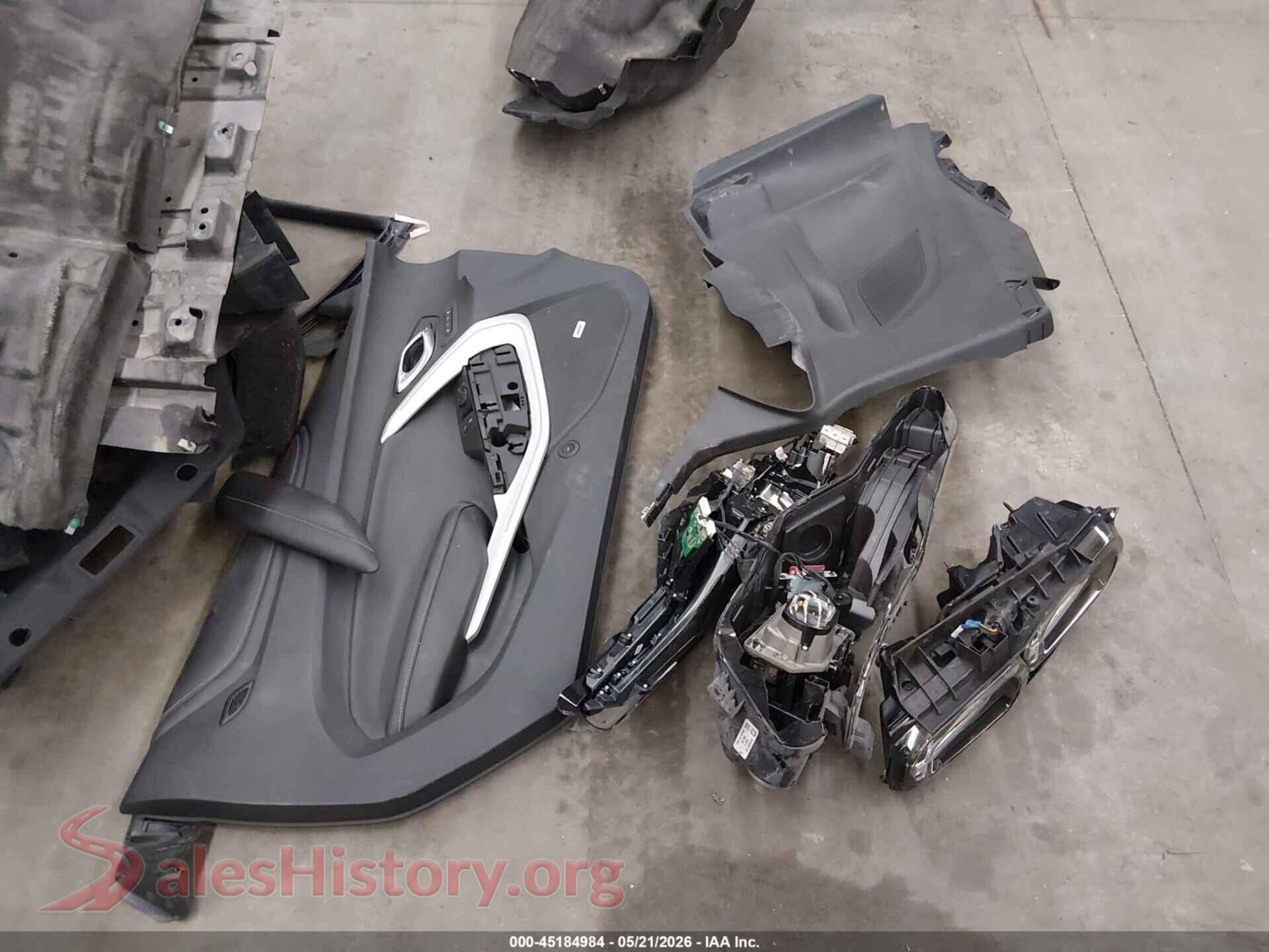 2019 CHEVROLET CAMARO VIN 1G1FH1R73K0123148, damage close-up