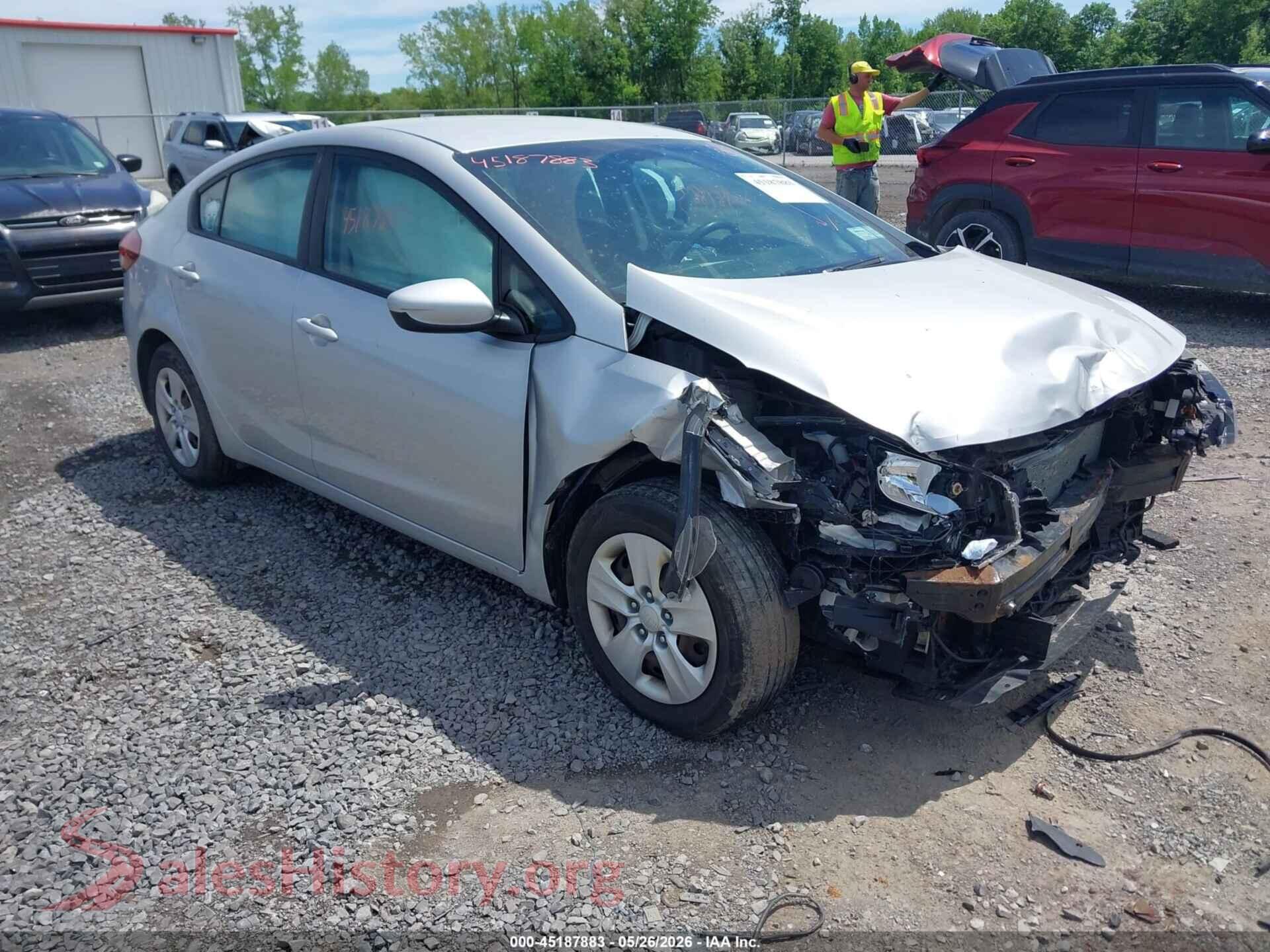 2017 KIA FORTE VIN 3KPFL4A79HE026216, auction photo