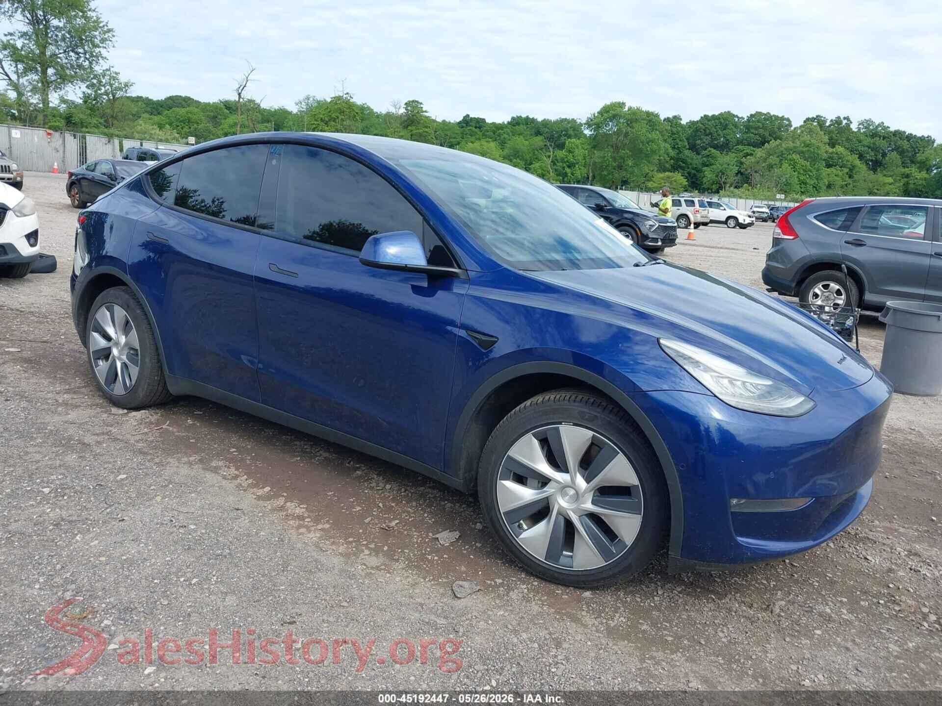 2020 TESLA MODEL Y VIN 5YJYGDEE2LF043044, auction photo