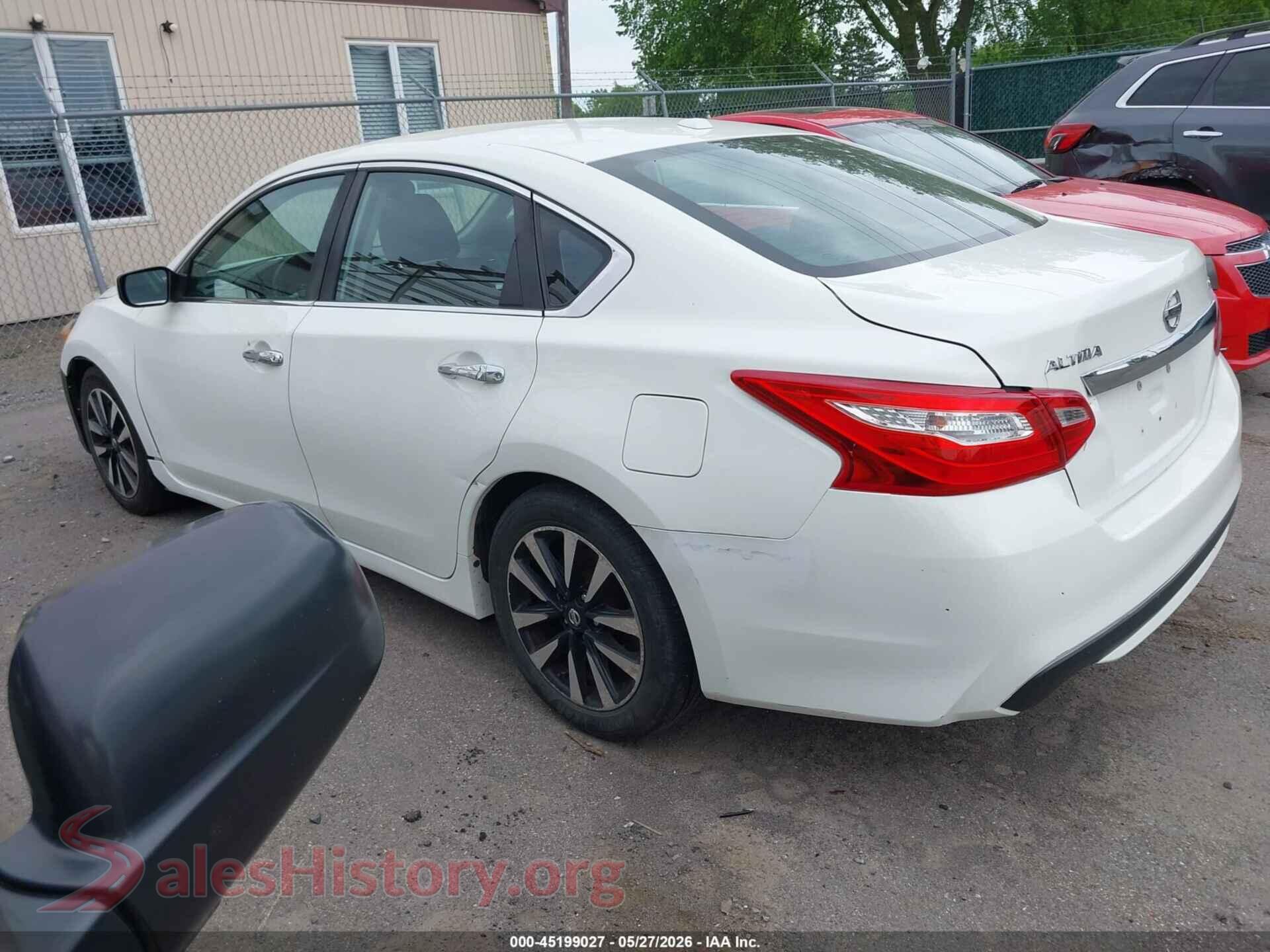 2018 NISSAN ALTIMA VIN 1N4AL3AP3JC161540, driver side view