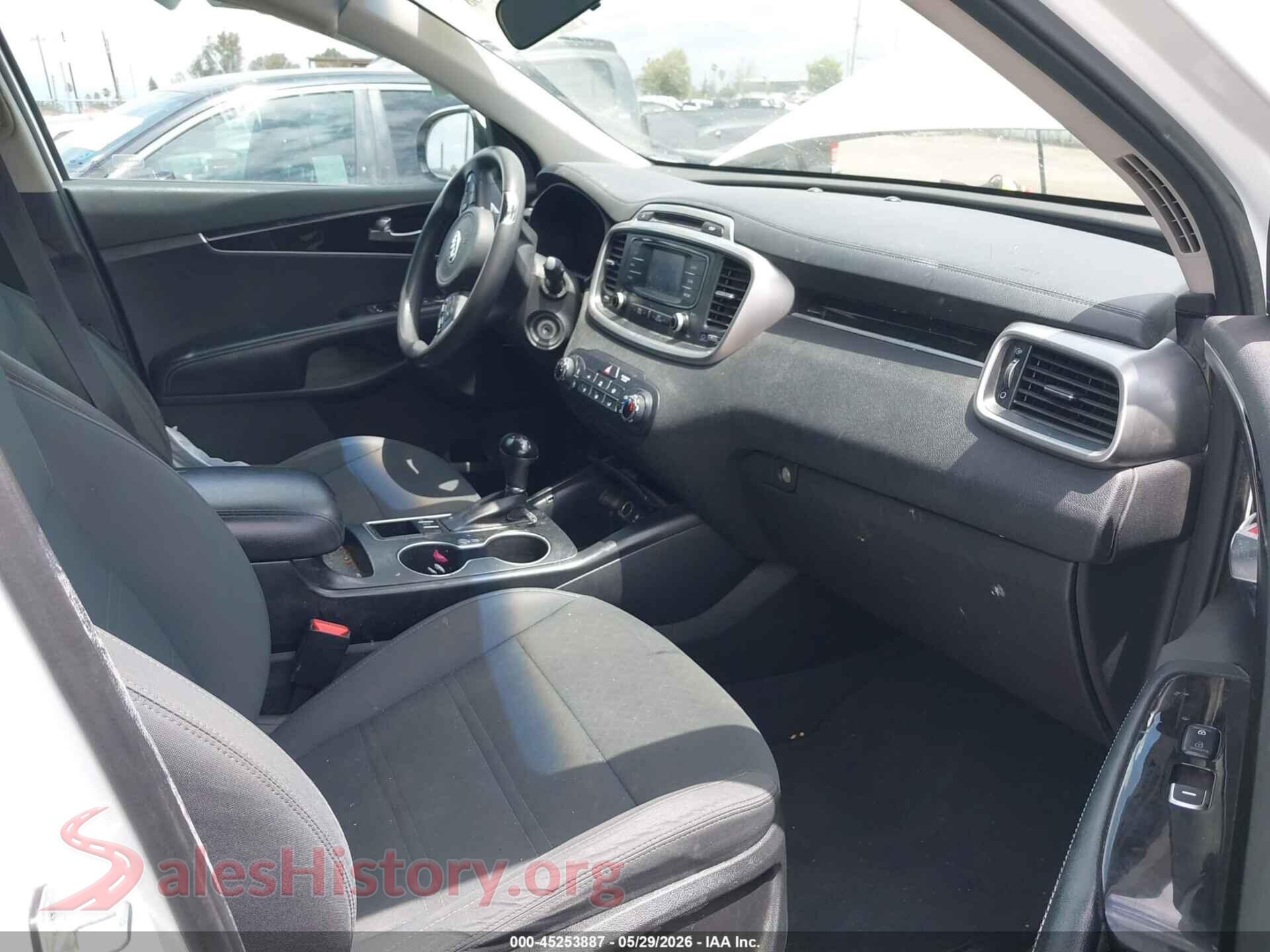 2017 KIA SORENTO VIN 5XYPGDA59HG195405, rear view
