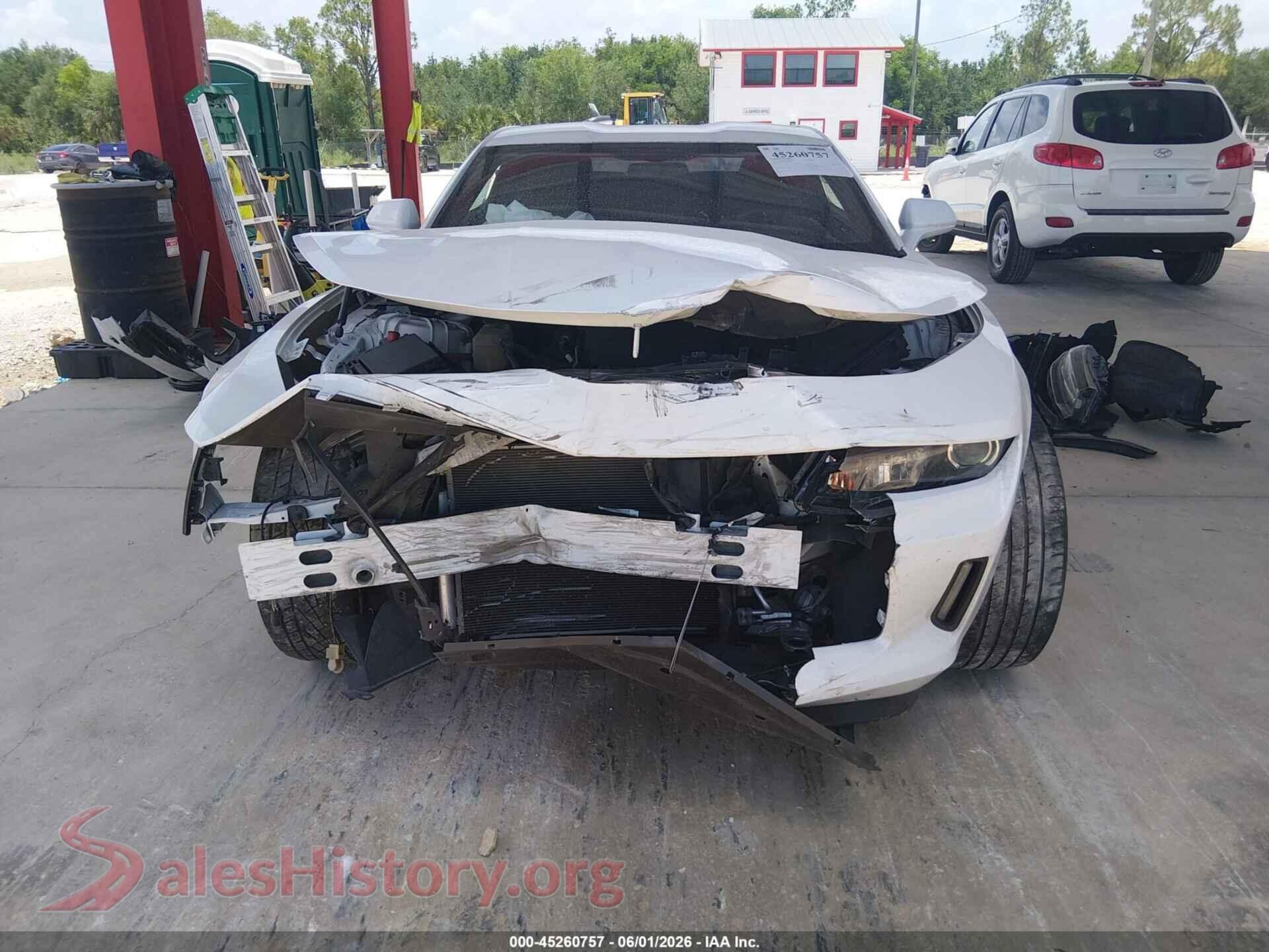 2018 CHEVROLET CAMARO VIN 1G1FB1RX4J0185920, damage close-up