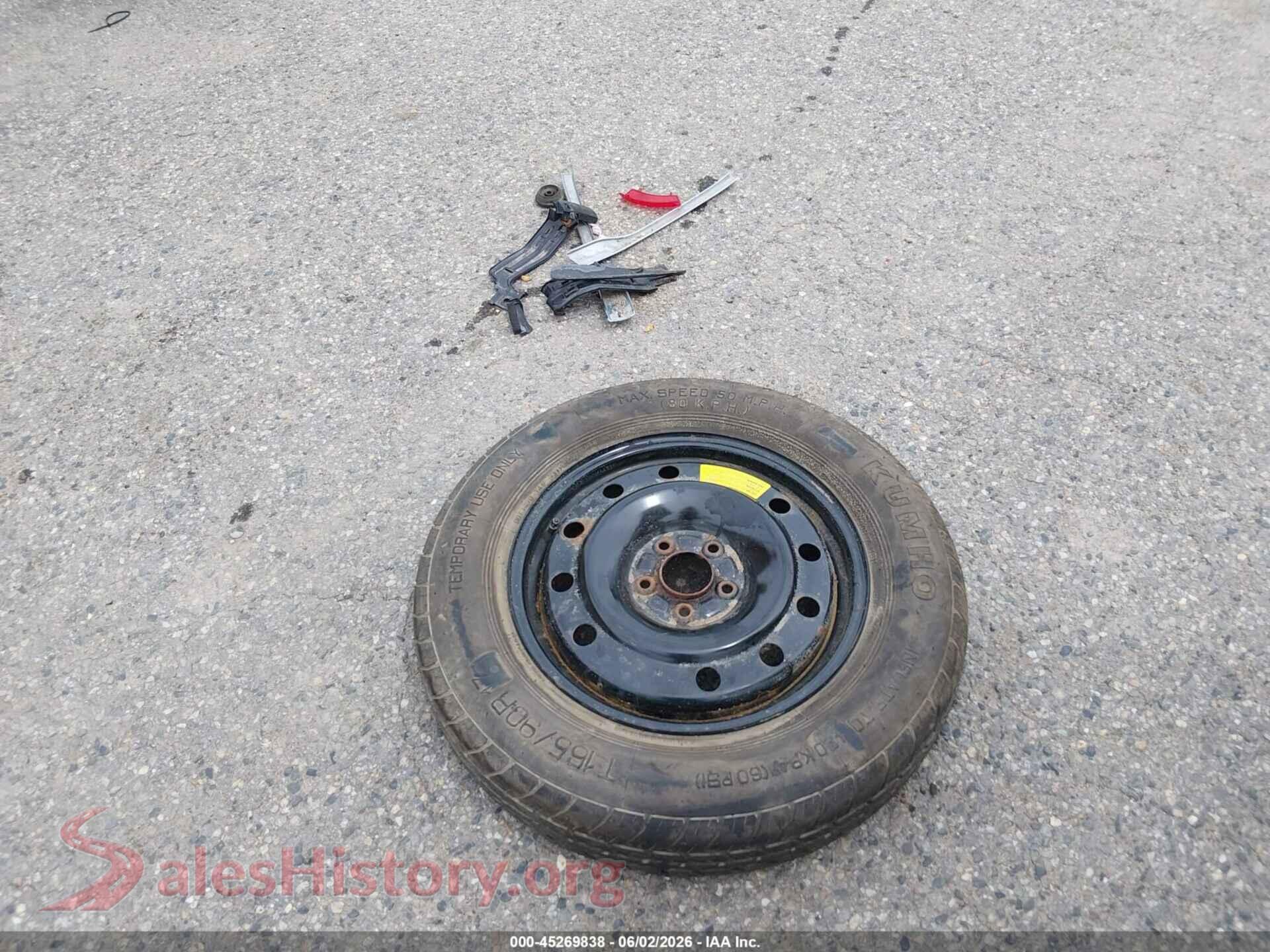 2019 KIA SORENTO VIN 5XYPGDA50KG446125, damage close-up