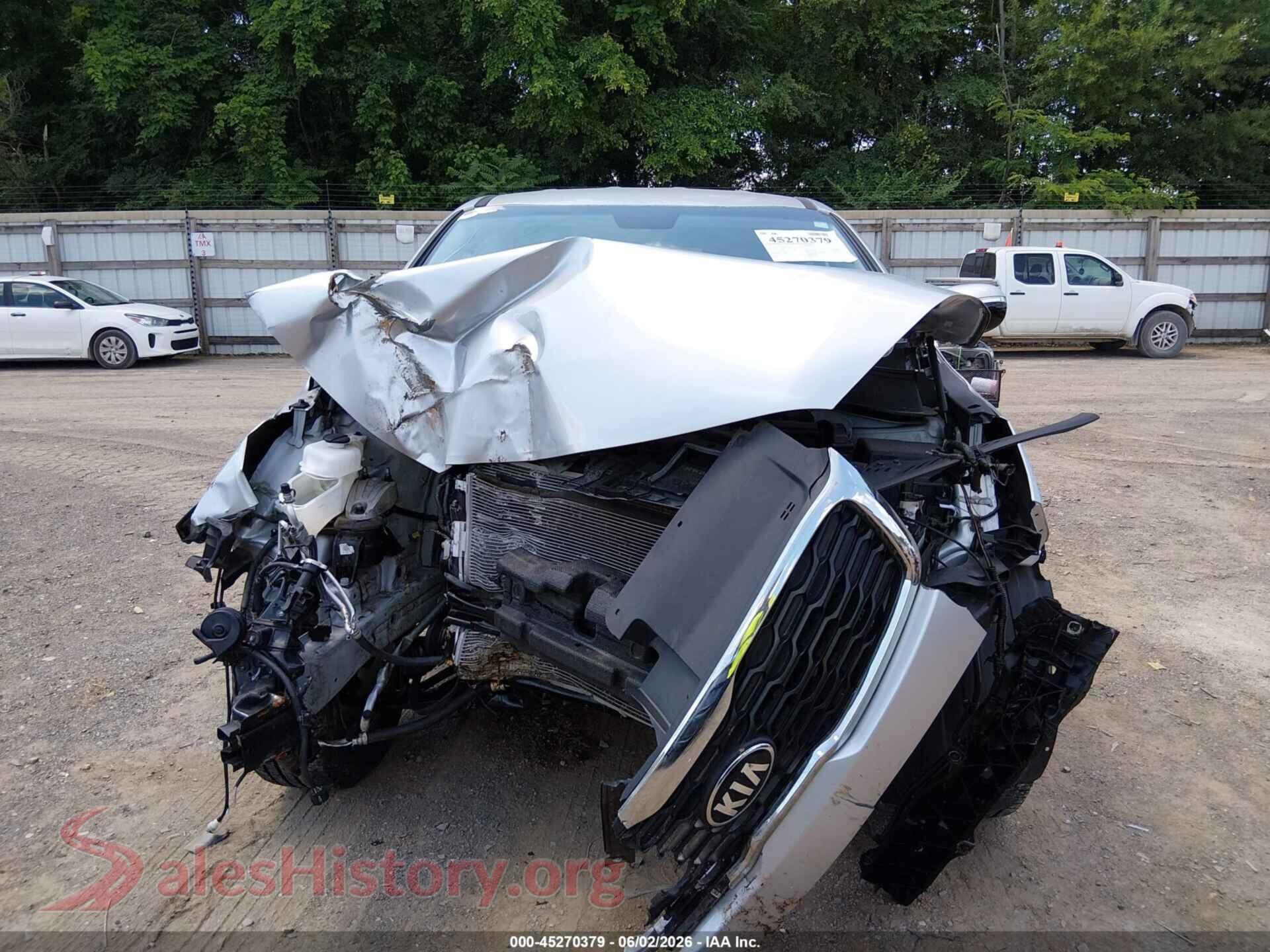 2019 KIA SORENTO VIN 5XYPG4A57KG474200, damage close-up