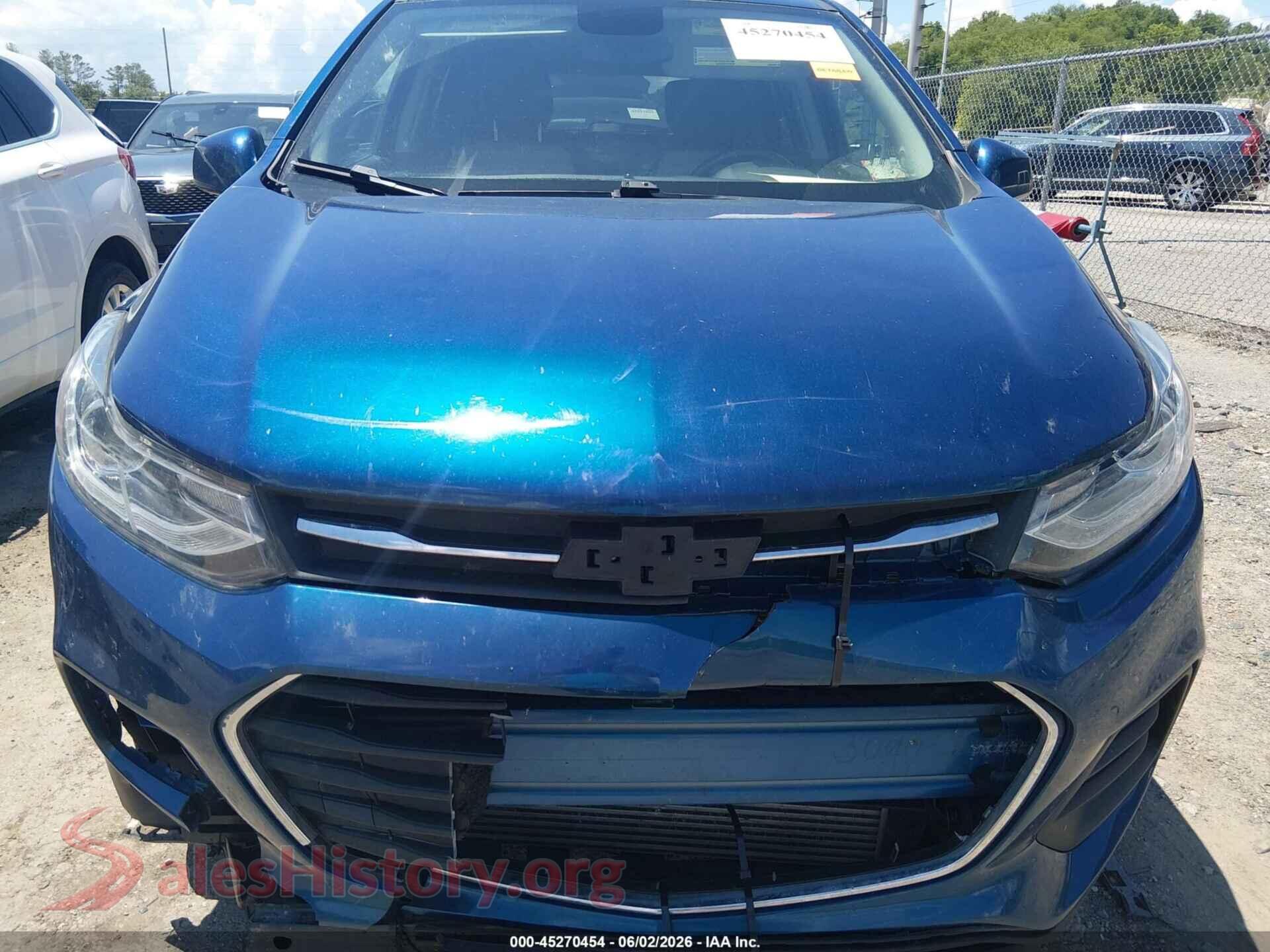2020 CHEVROLET TRAX VIN 3GNCJPSB7LL280662, damage close-up