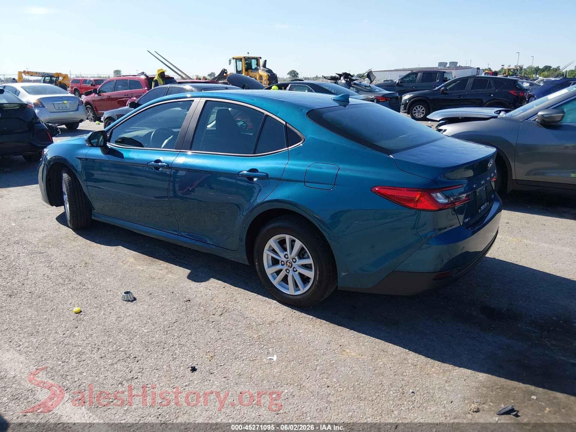 2025 TOYOTA CAMRY VIN 4T1DAACK7SU505218, driver side view