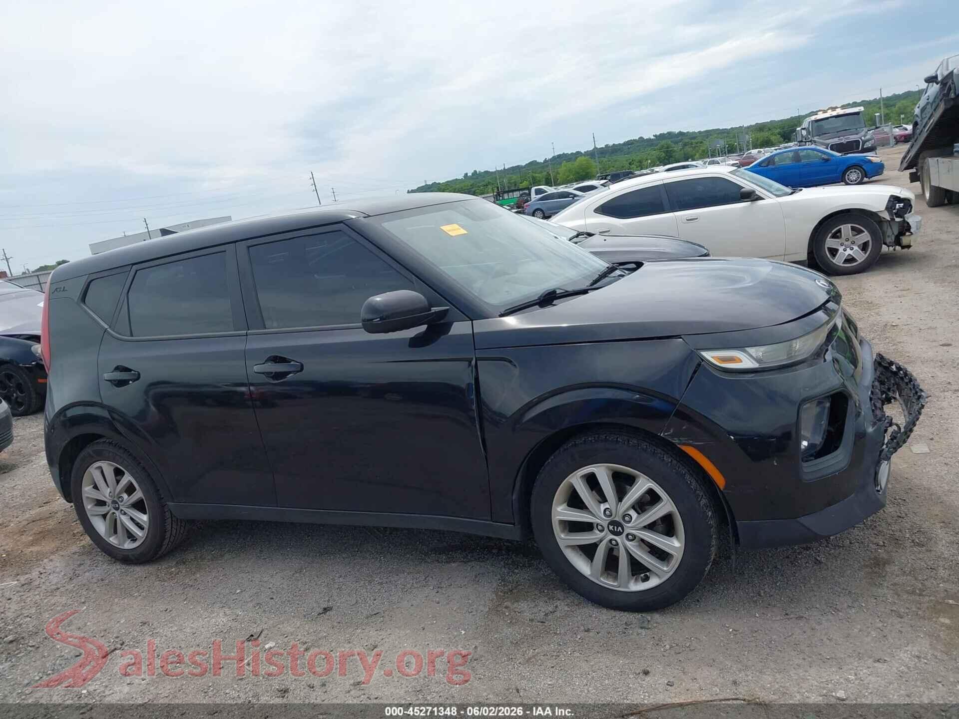2020 KIA SOUL VIN KNDJ23AU0L7707760, damage close-up