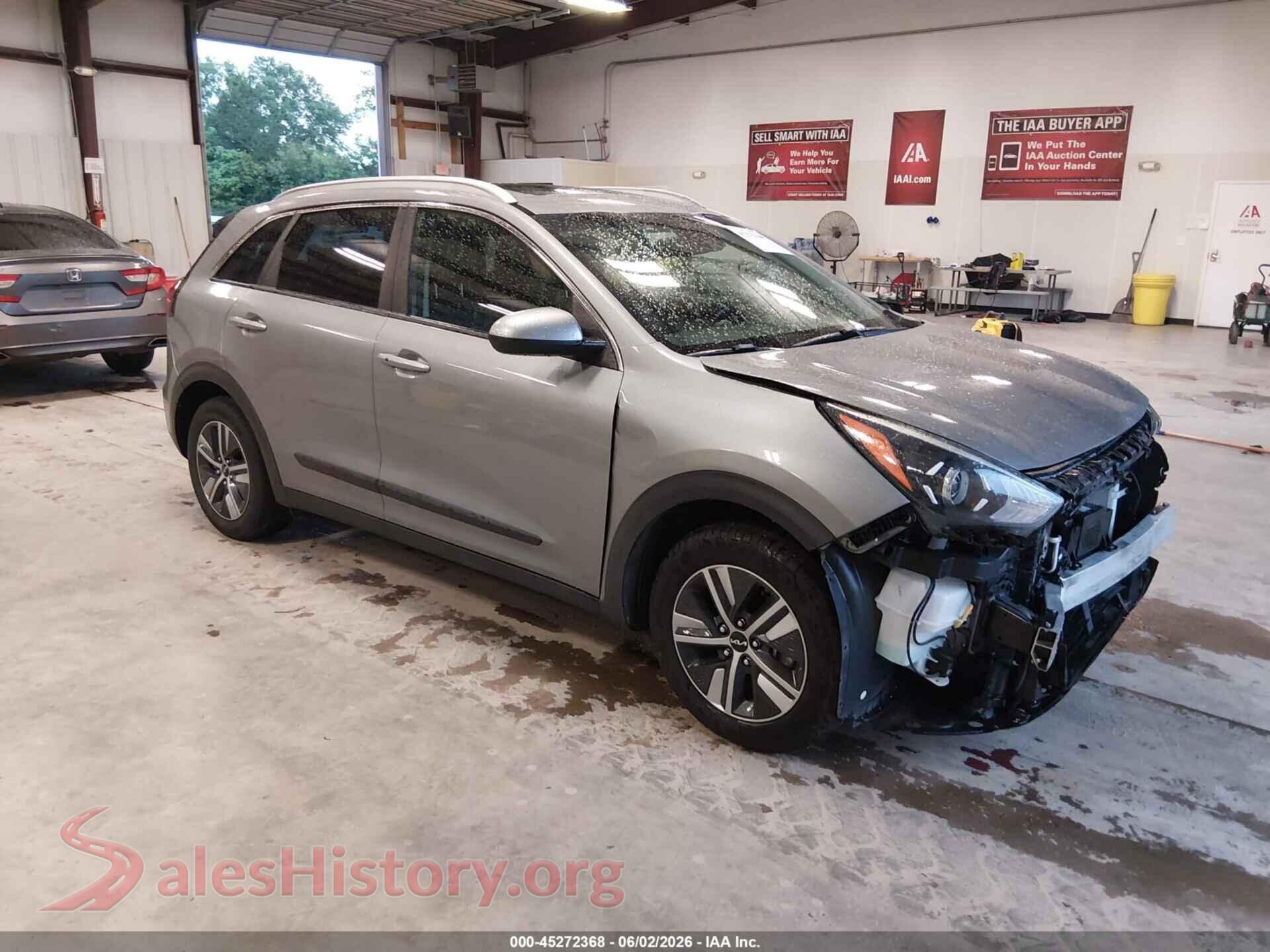KNDCB3LC2N5506342 2022 KIA NIRO