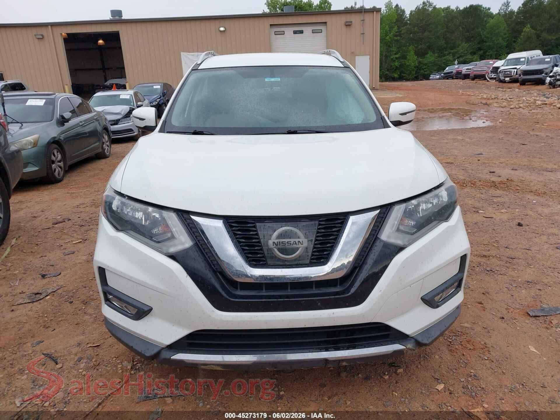 2017 NISSAN ROGUE VIN KNMAT2MT8HP595954, damage close-up