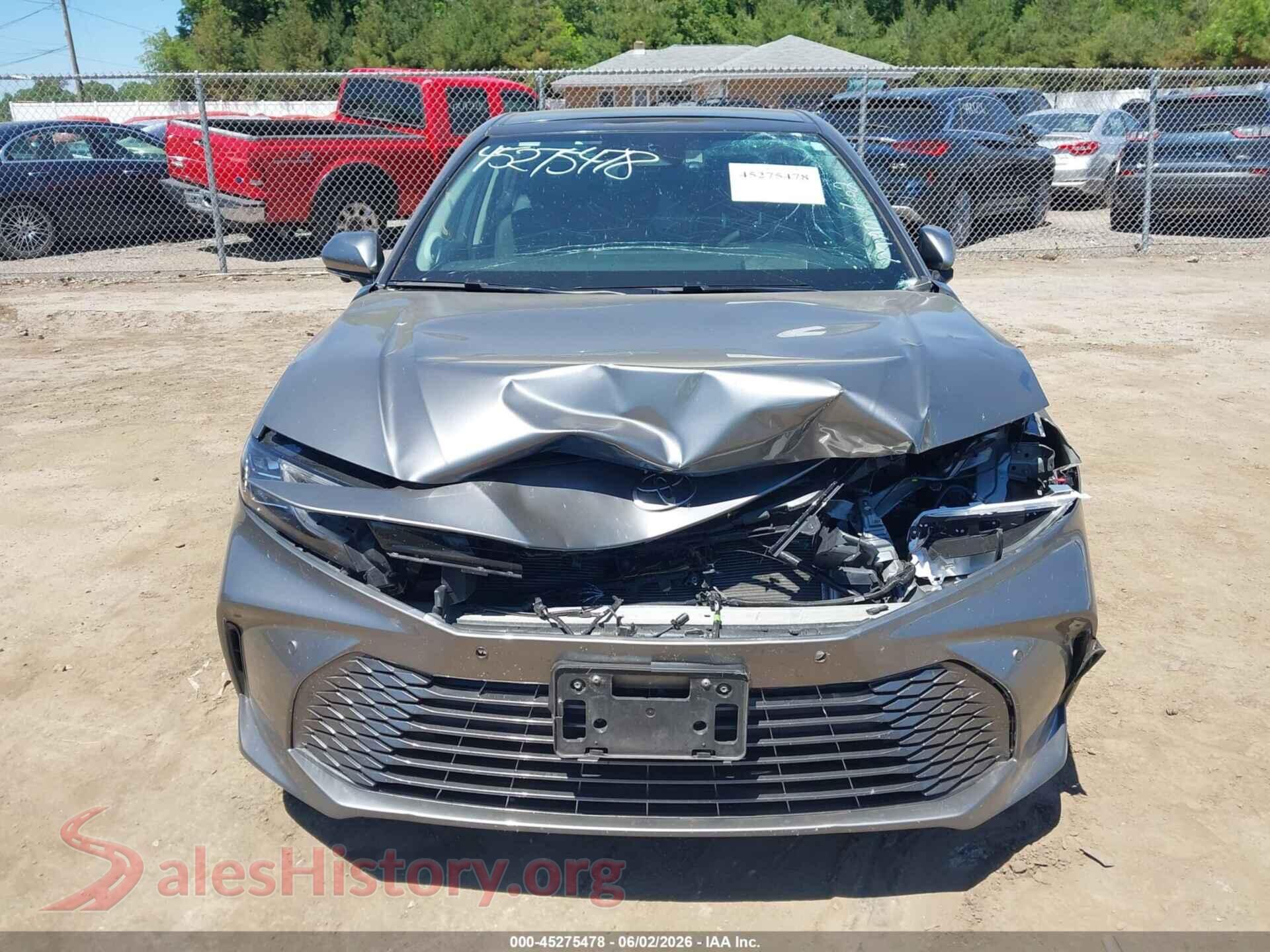 2026 TOYOTA CAMRY VIN 4T1DBADK8TU550374, damage close-up