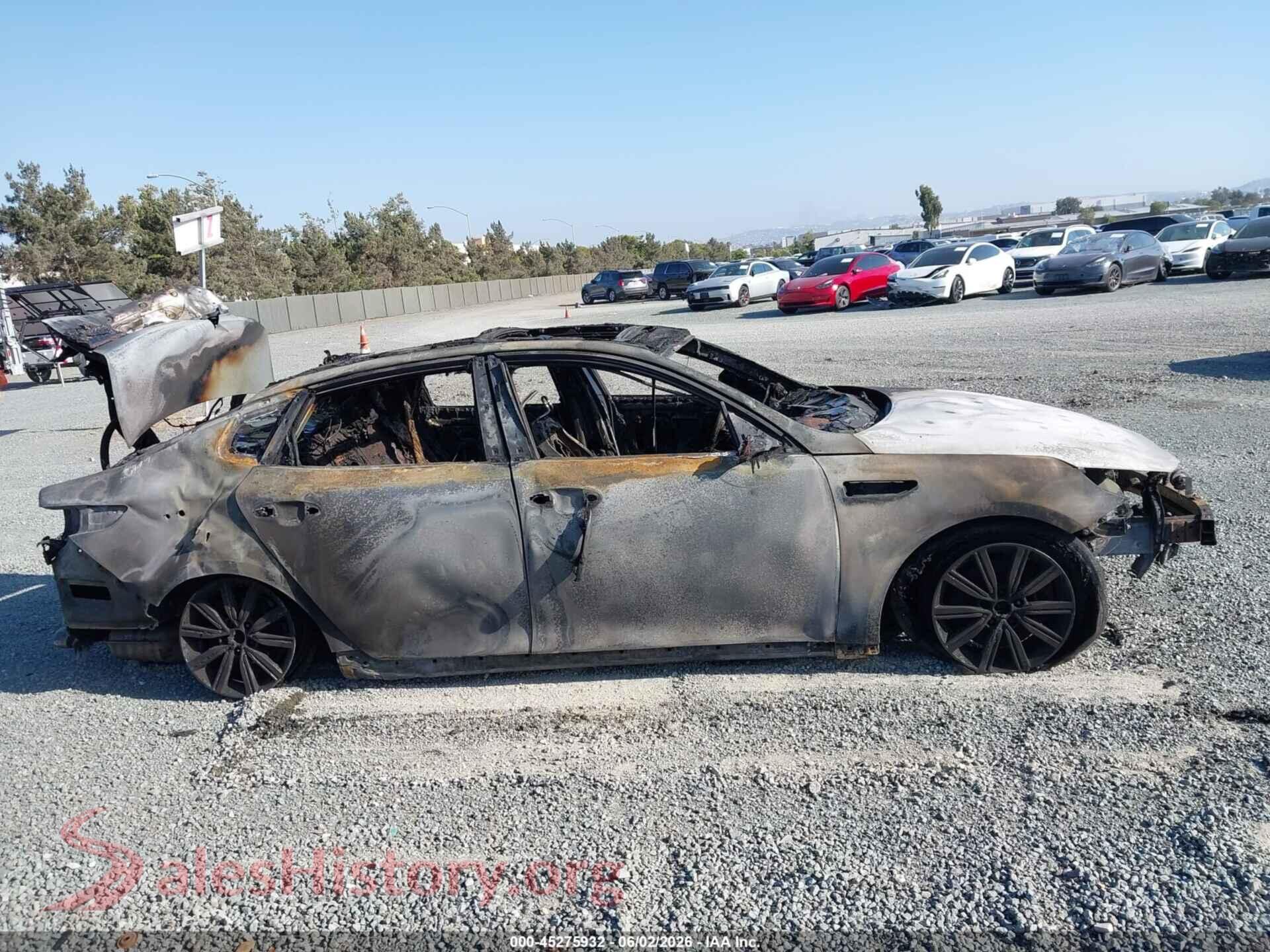2019 KIA OPTIMA VIN 5XXGU4L10KG304865, damage close-up