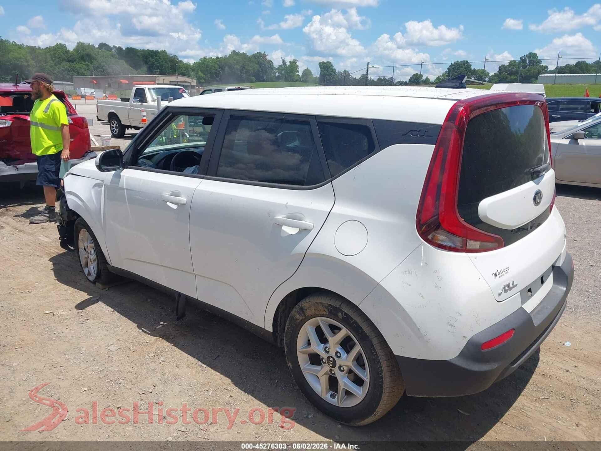 2020 KIA SOUL VIN KNDJ23AU6L7001683, driver side view