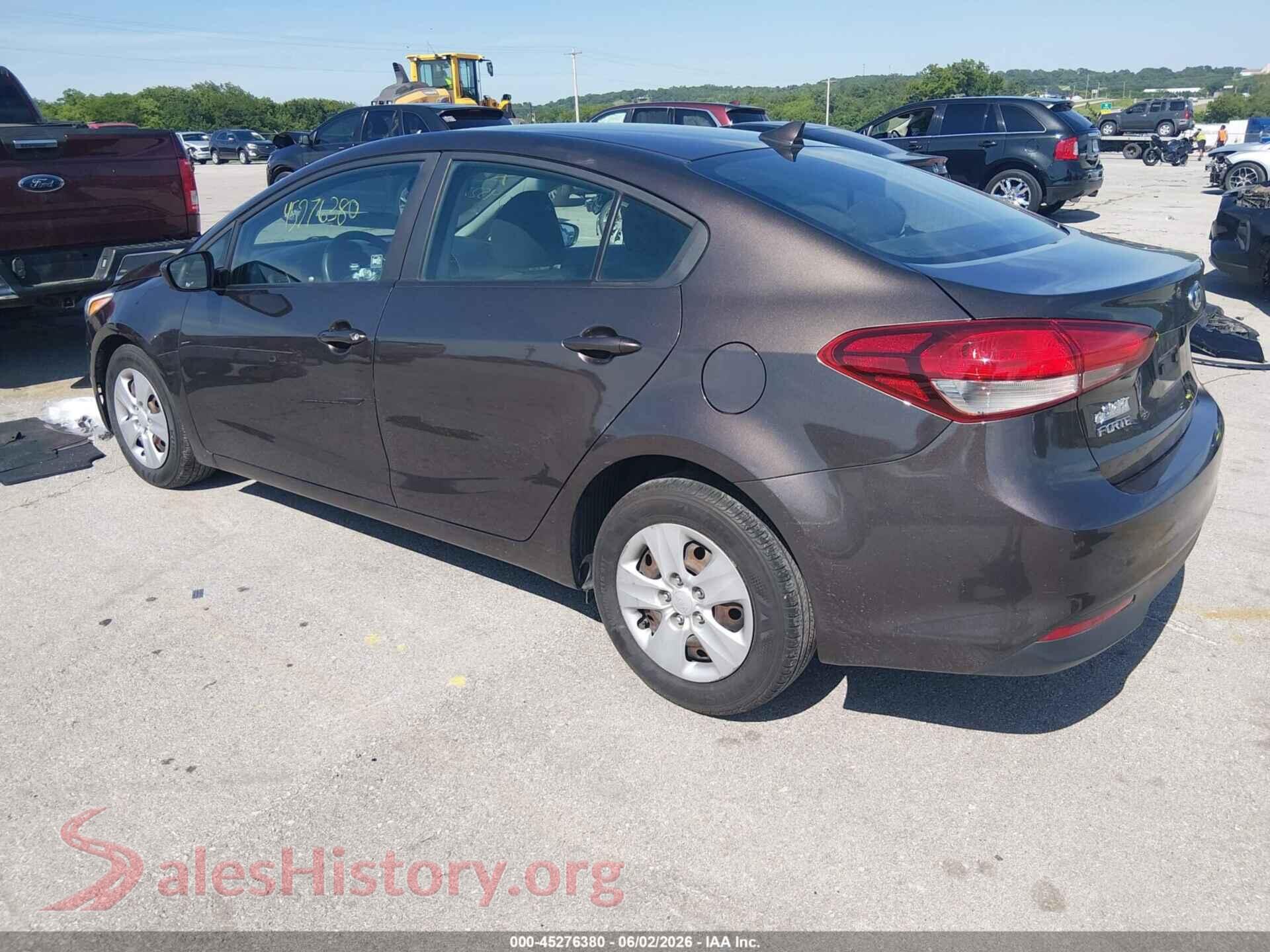 2017 KIA FORTE VIN 3KPFK4A7XHE156198, driver side view