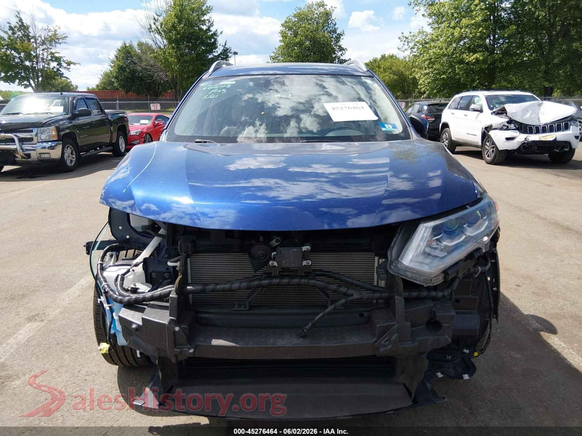 2018 NISSAN ROGUE VIN JN8AT2MV0JW308236, damage close-up