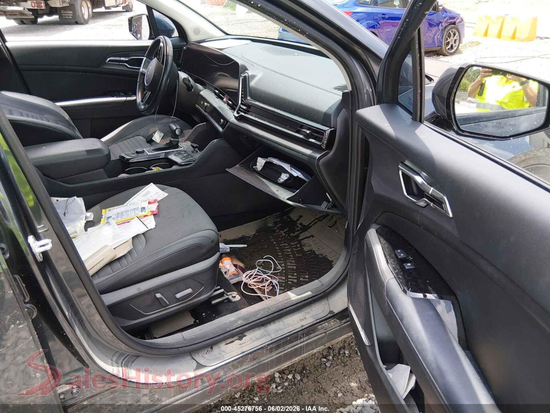 2023 KIA SPORTAGE VIN 5XYK53AFXPG055753, rear view