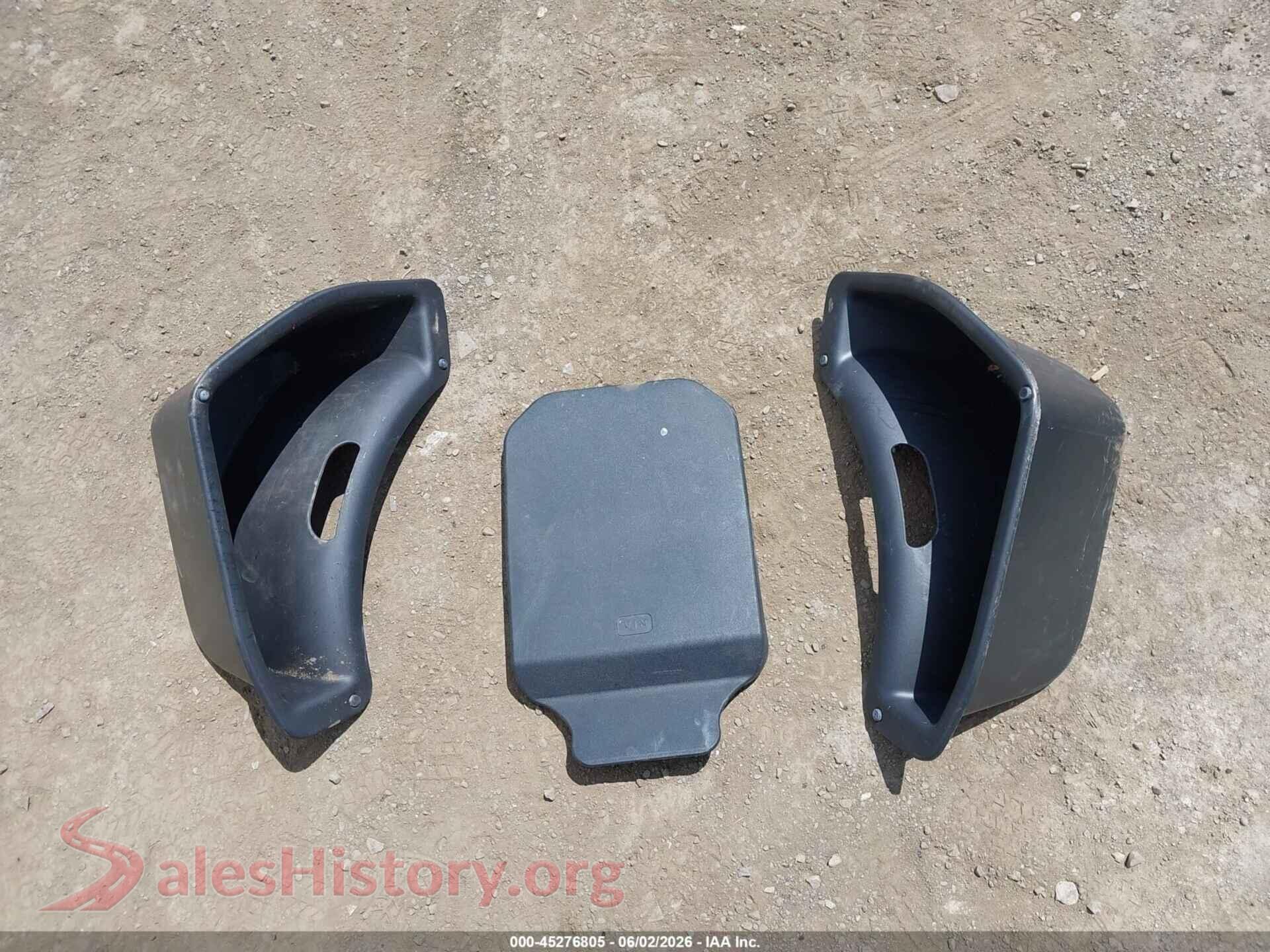 2020 JEEP GRAND CHEROKEE VIN 1C4RJFJT1LC231413, damage close-up