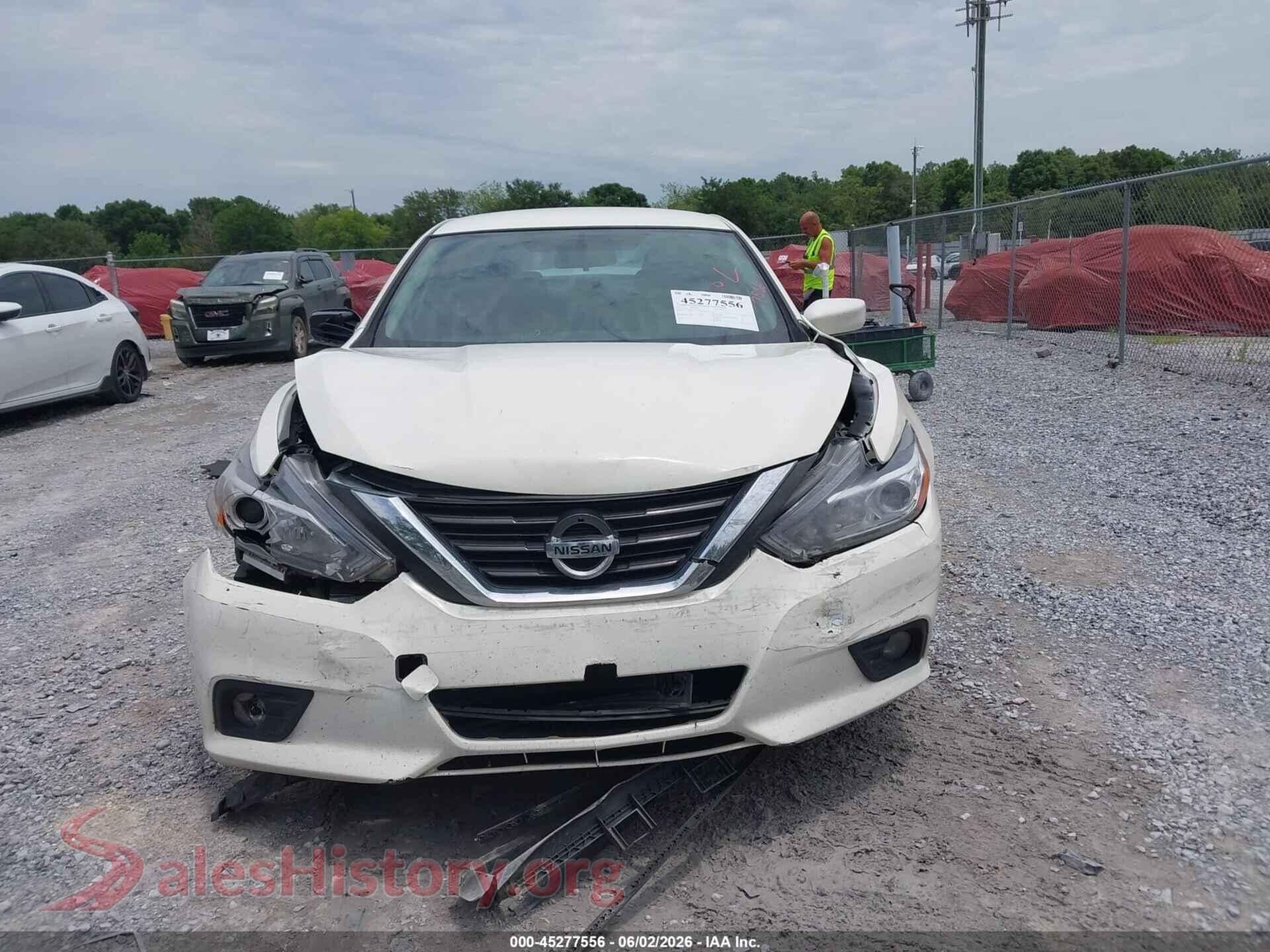 2017 NISSAN ALTIMA VIN 1N4AL3AP6HC165656, damage close-up