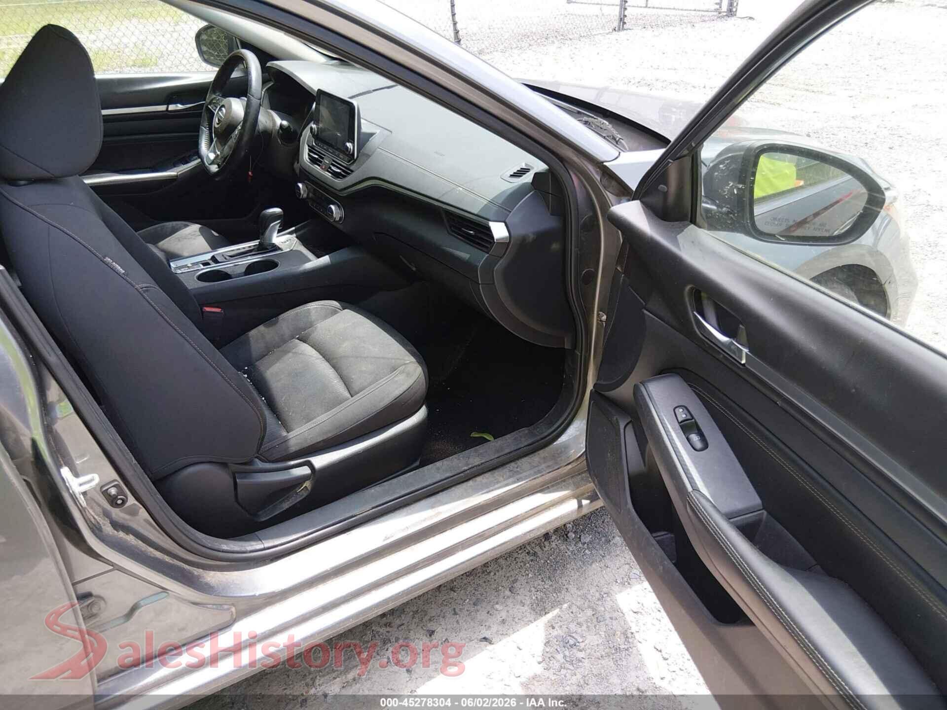 2019 NISSAN ALTIMA VIN 1N4BL4DV7KC206565, rear view