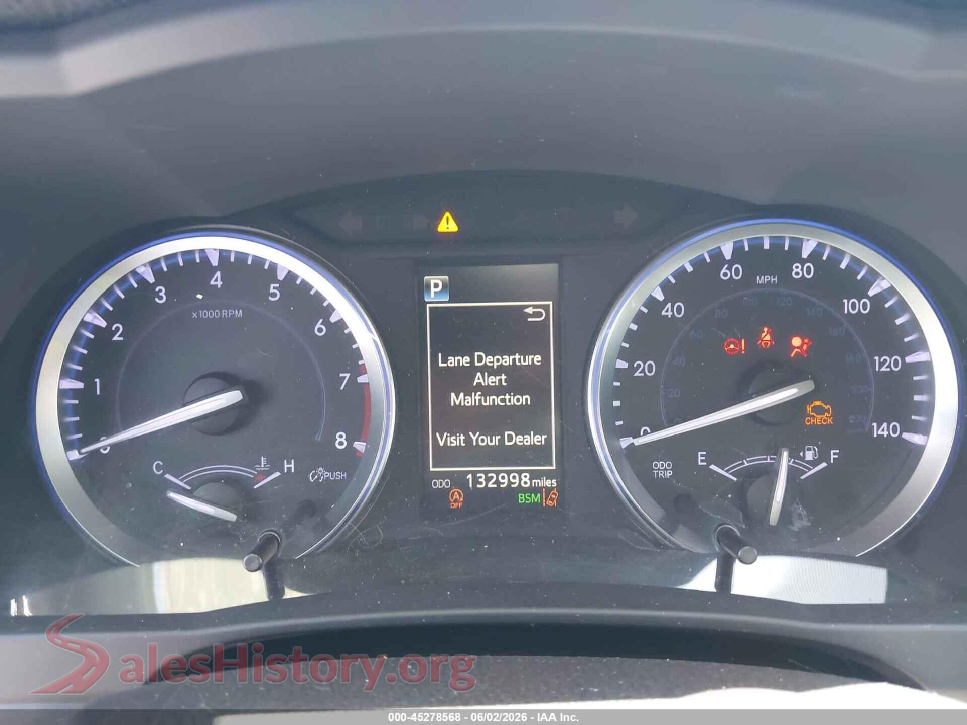 2018 TOYOTA HIGHLANDER VIN 5TDJZRFH5JS550157, passenger side view