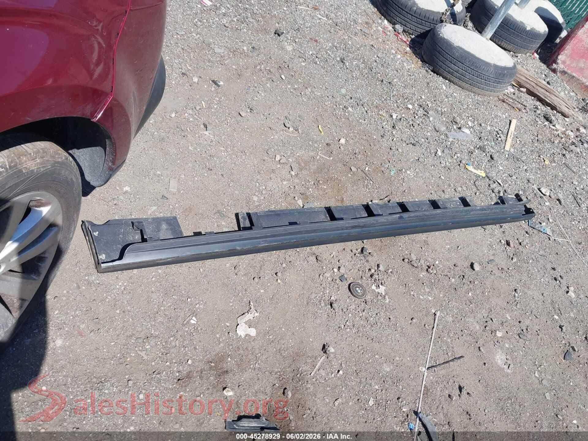 2018 HONDA ODYSSEY VIN 5FNRL6H74JB079274, damage close-up