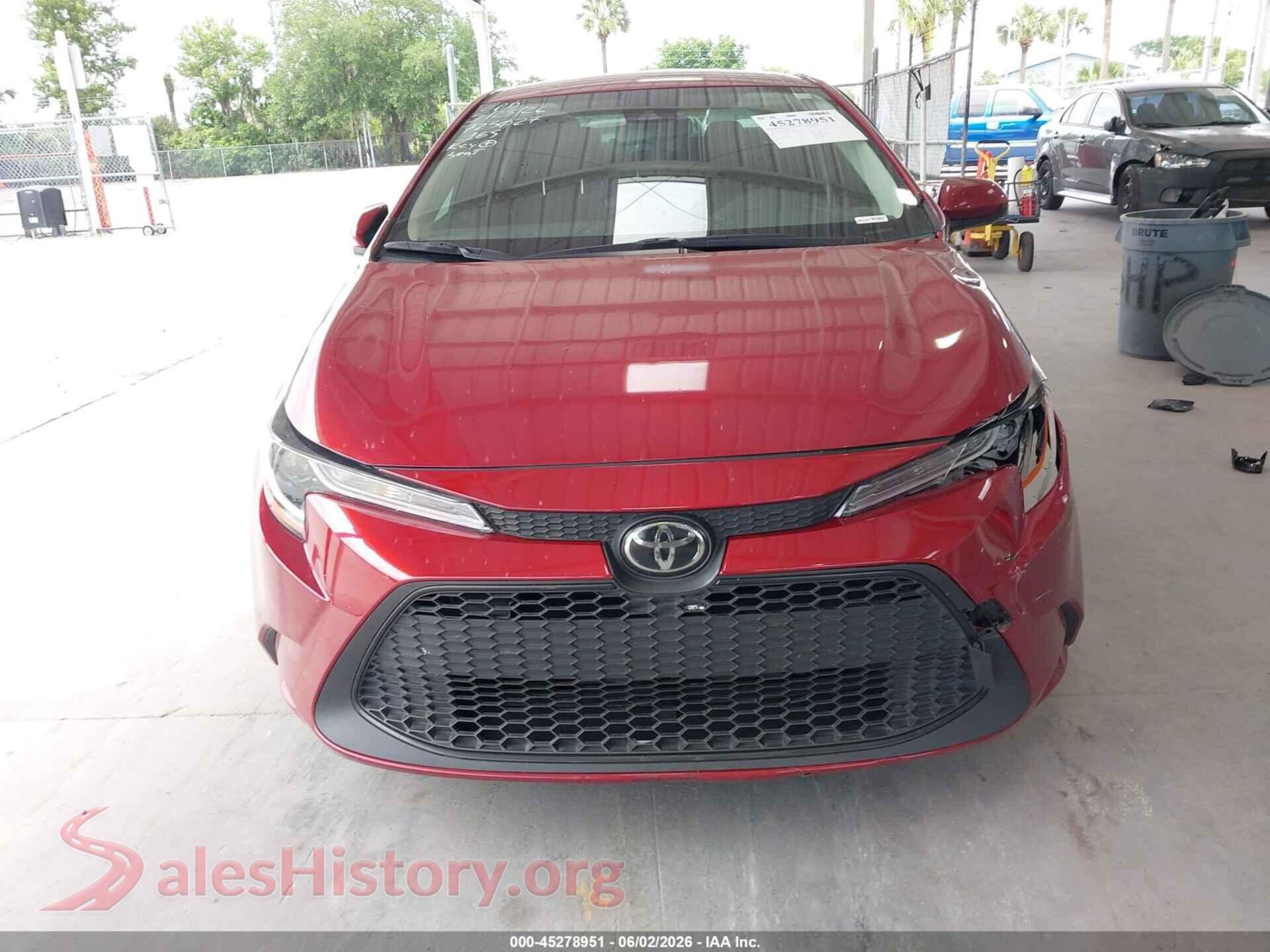 2022 TOYOTA COROLLA VIN JTDEPMAE2NJ214282, damage close-up