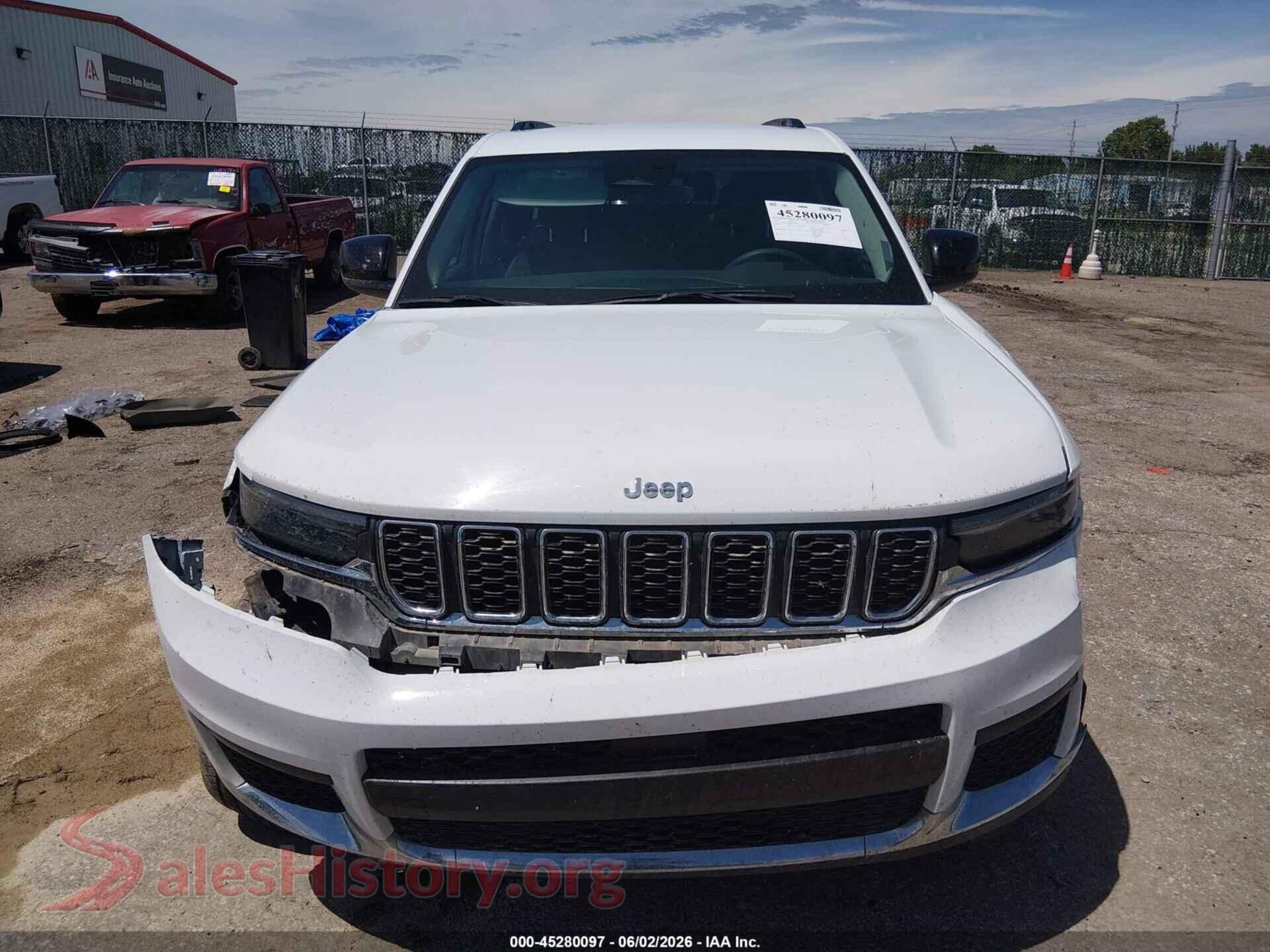 2023 JEEP GRAND CHEROKEE L VIN 1C4RJKAG4P8815180, damage close-up