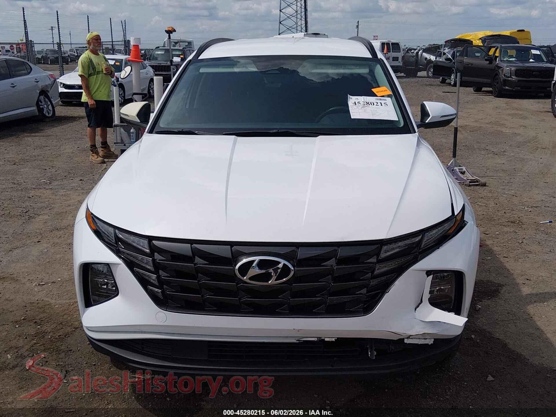 2022 HYUNDAI TUCSON HYBRID VIN KM8JBCA15NU082777, damage close-up