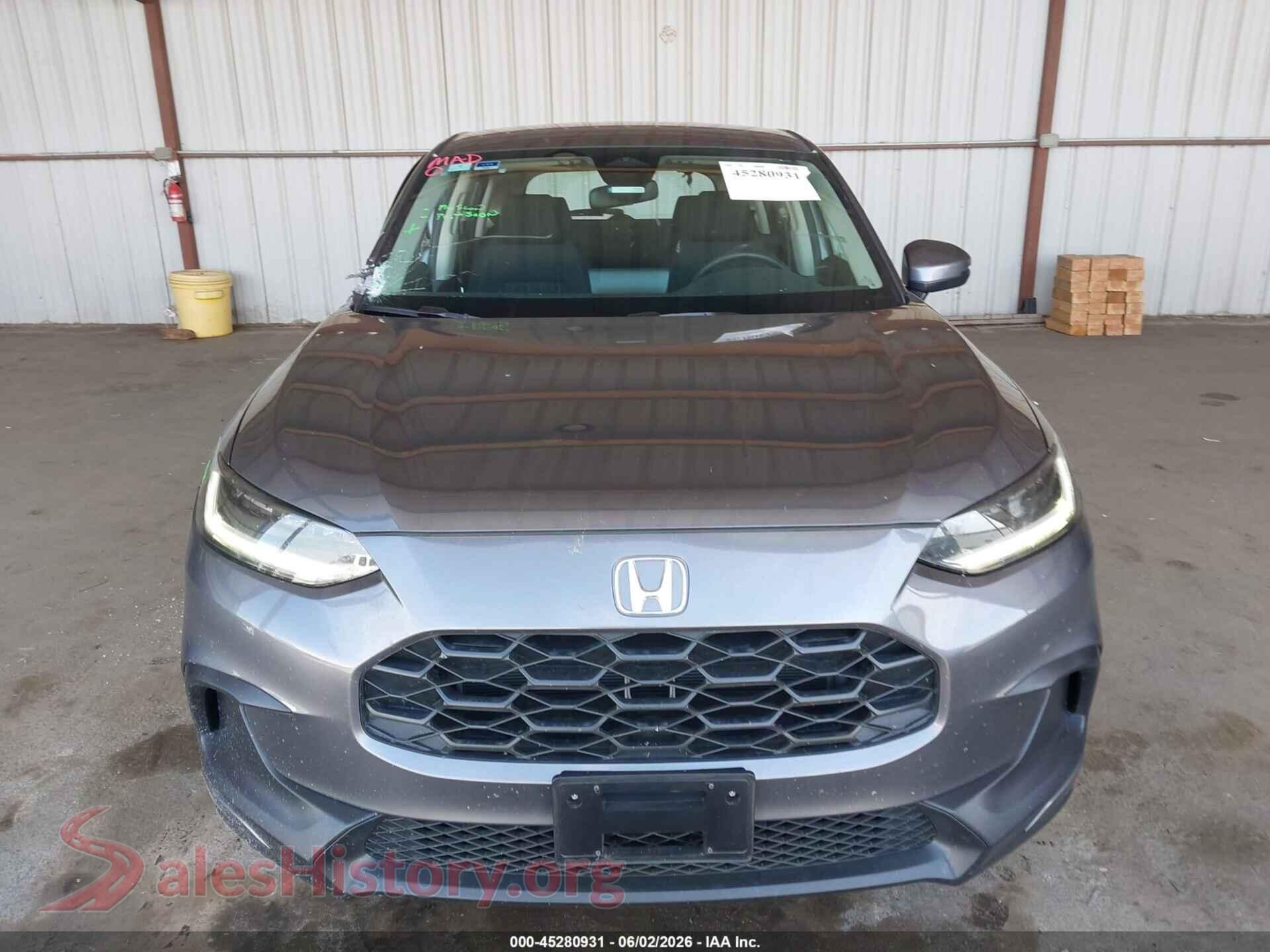 2025 HONDA HR-V VIN 3CZRZ2H32SM752400, damage close-up